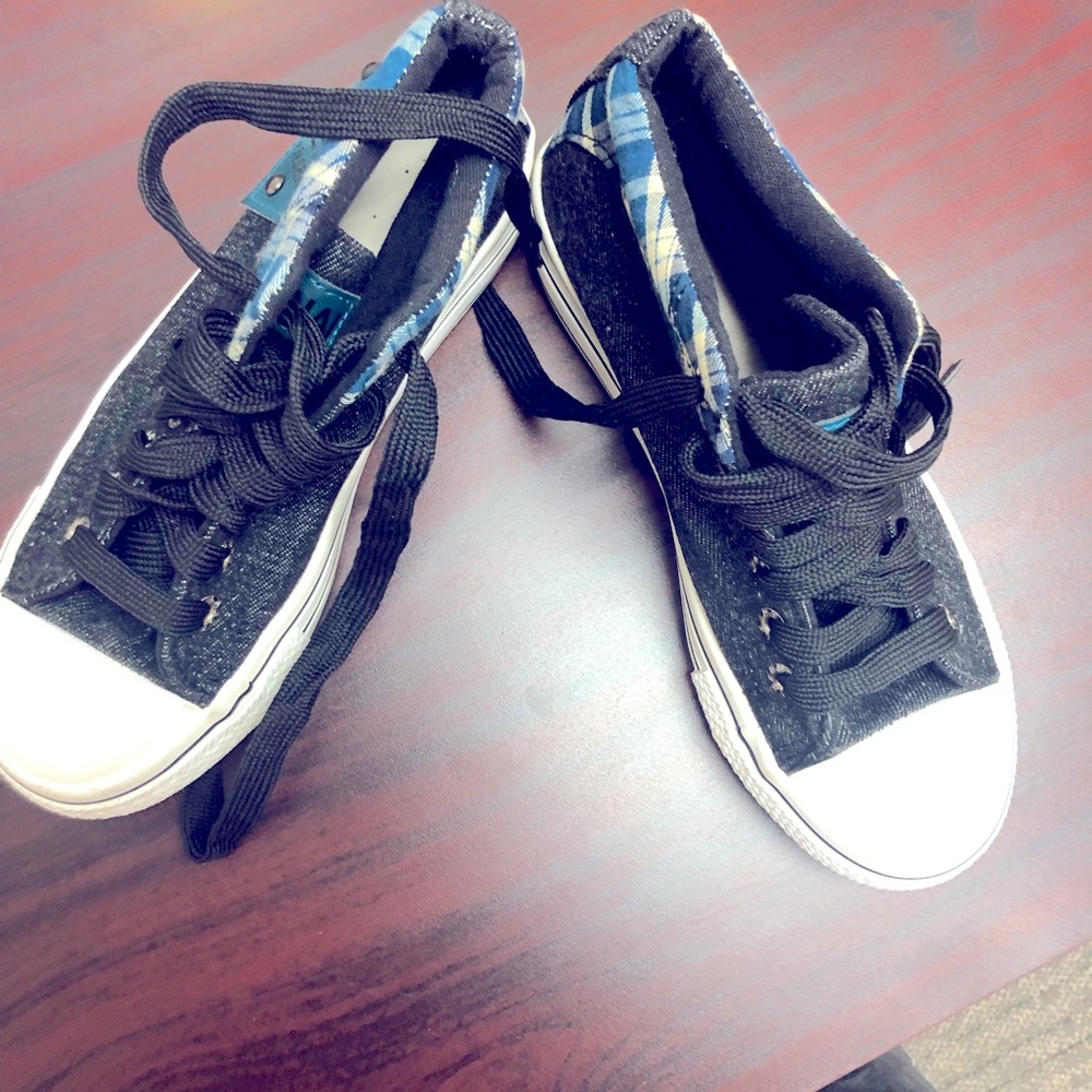 Feinai  Blue and white high neck canvas snickers